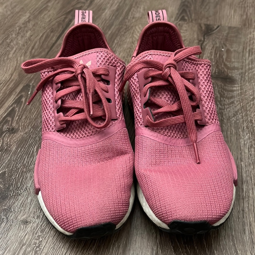 NIKE NMD